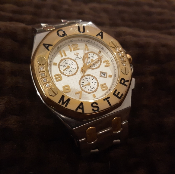 Authentic Aqua Master mens watch with real diamond - Picture 1 of 2